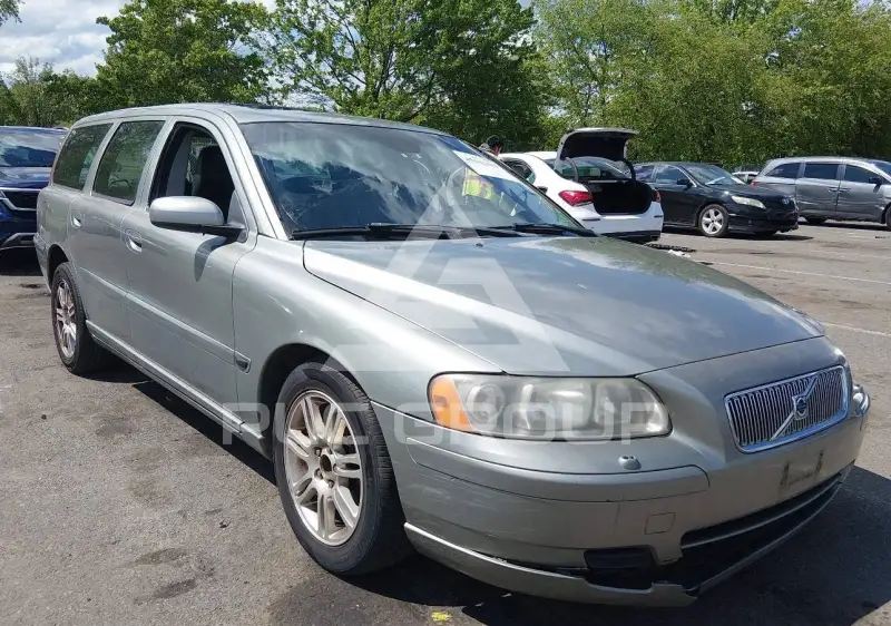 2006 Volvo V70 photo