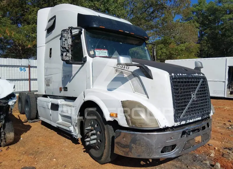 2006 Volvo VNL photo