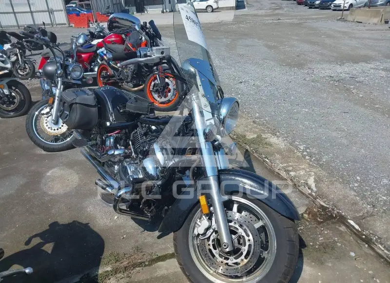2006 Yamaha XVS1100 photo