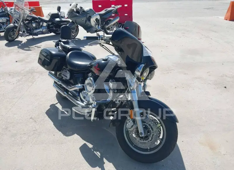 2006 Yamaha XVS1100 photo