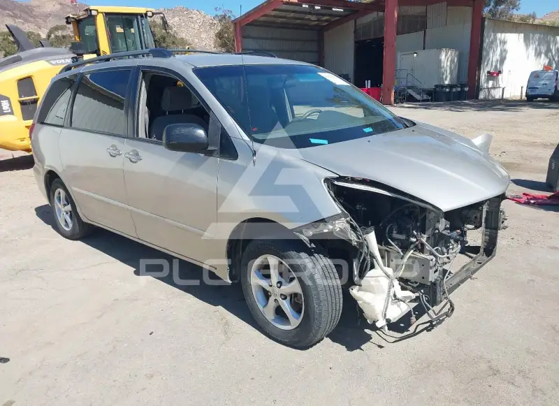 2006 Toyota SIENNA photo
