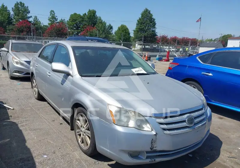 2006 Toyota AVALON photo