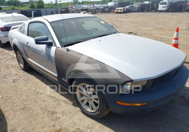 2006 Ford MUSTANG photo