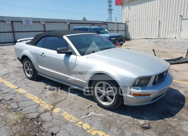 2006 Ford MUSTANG photo