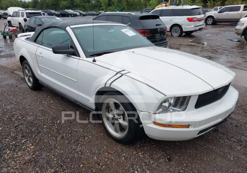 2006 Ford MUSTANG photo