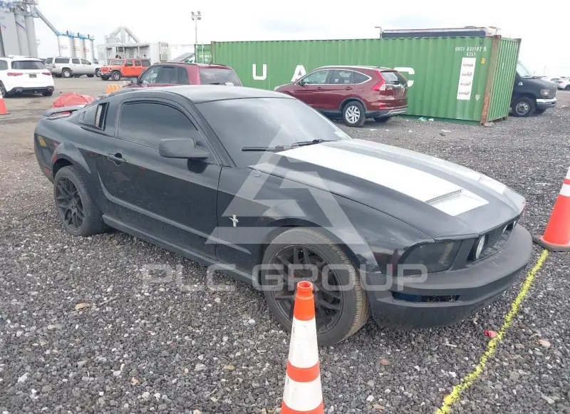 2006 Ford MUSTANG photo