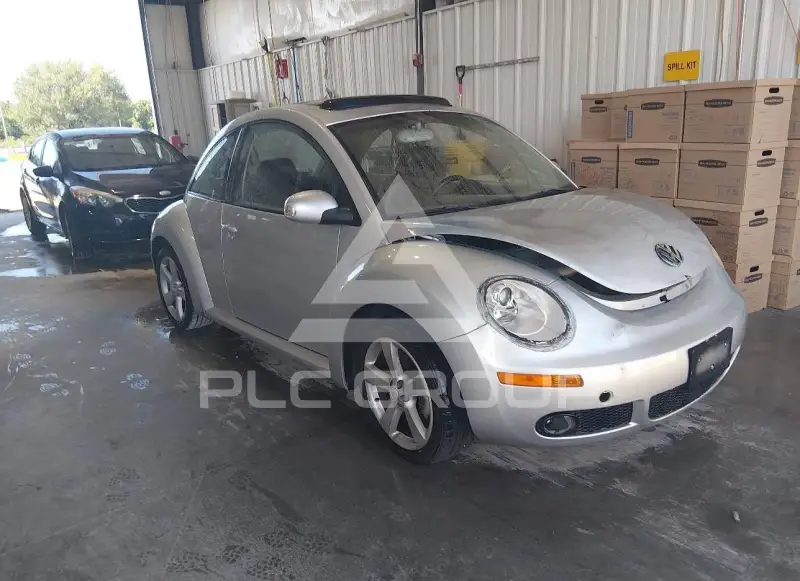 2006 Volkswagen BEETLE photo