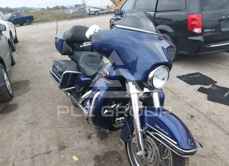 2007 Harley-Davidson FLHTCU photo