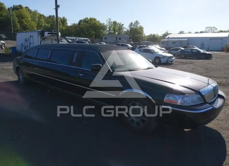 2007 Lincoln Town фото