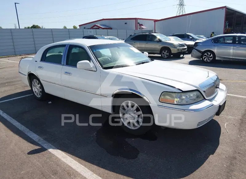 2007 Lincoln Town фото