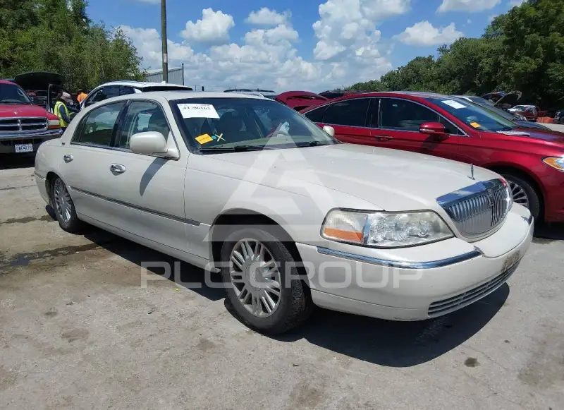 2007 Lincoln Town фото