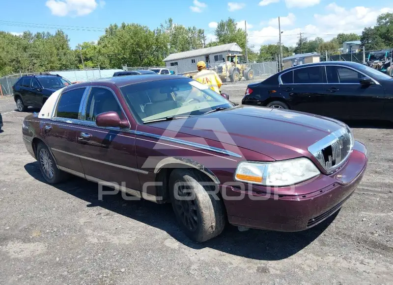 2007 Lincoln Town фото