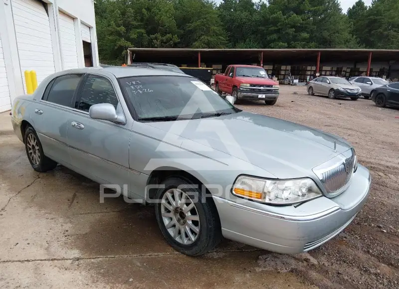 2007 Lincoln Town фото