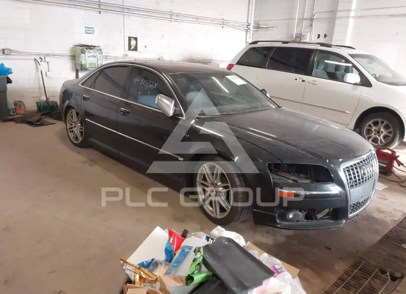 2007 Audi S8 photo