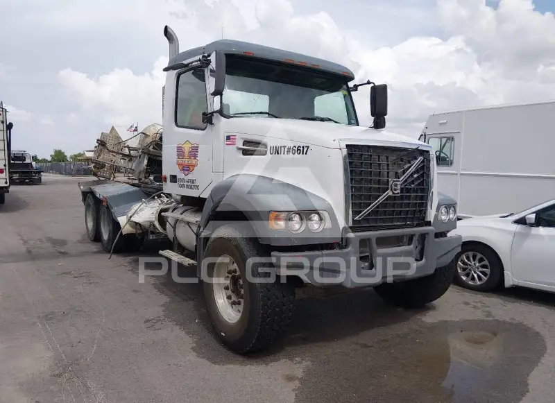 2007 Volvo VHD фото