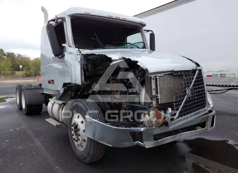 2007 Volvo VNL photo