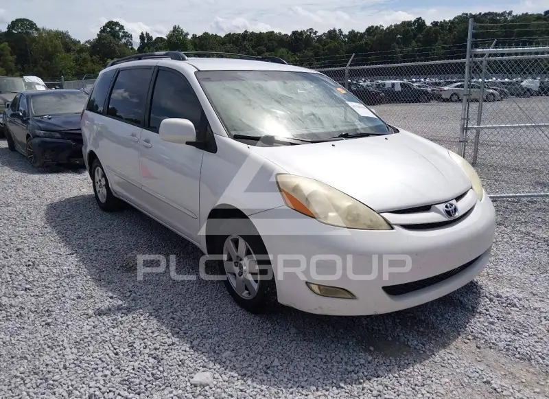 2007 Toyota SIENNA photo