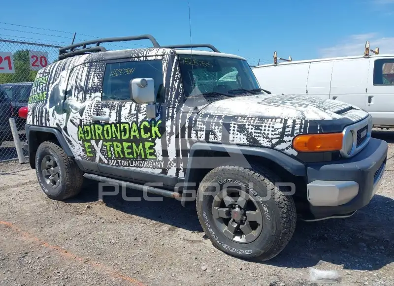 2007 Toyota FJ Cruiser photo