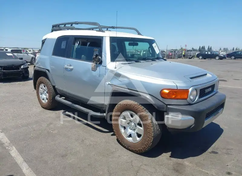 2007 Toyota FJ Cruiser photo