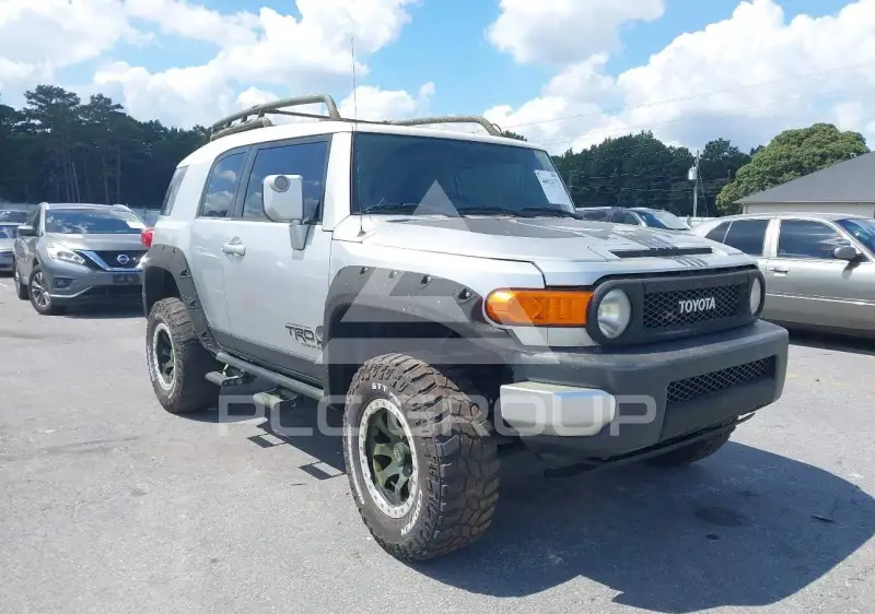 2007 Toyota FJ Cruiser photo