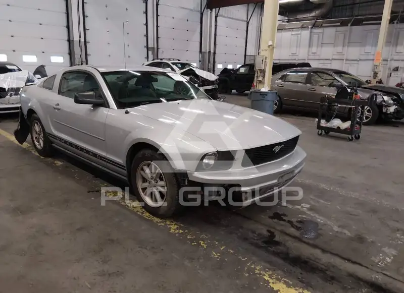 2007 Ford MUSTANG фото