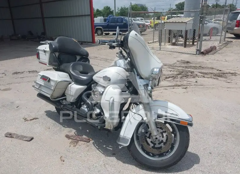2008 Harley-Davidson FLHTCU фото