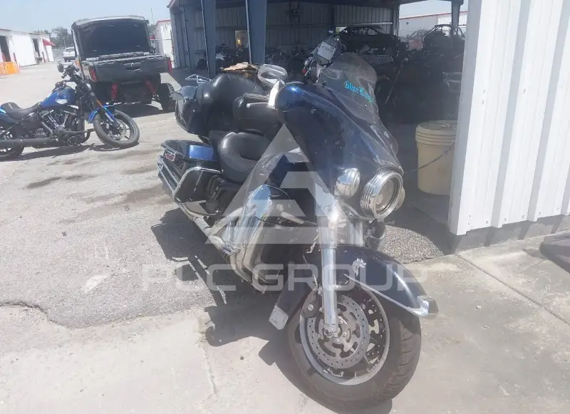 2008 Harley-Davidson FLHT photo