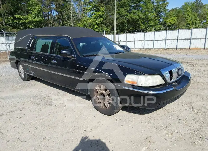 2008 Lincoln Town фото