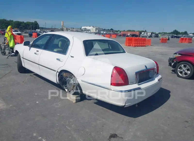 2008 Lincoln Town фото