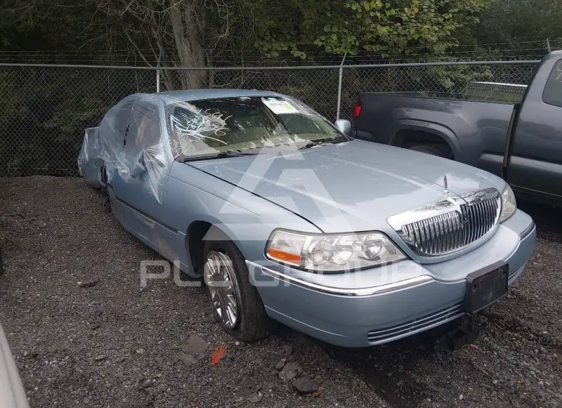 2008 Lincoln Town фото