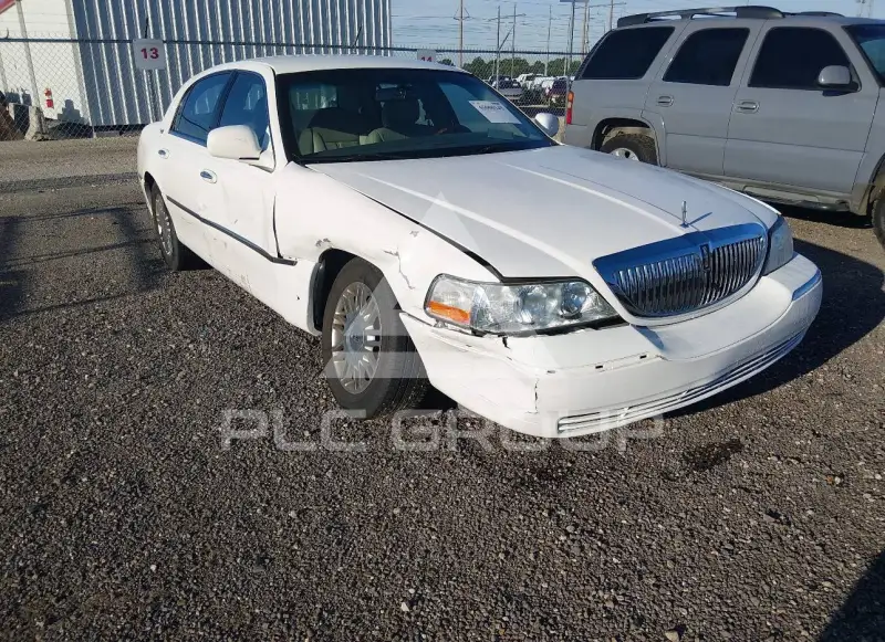 2008 Lincoln Town фото