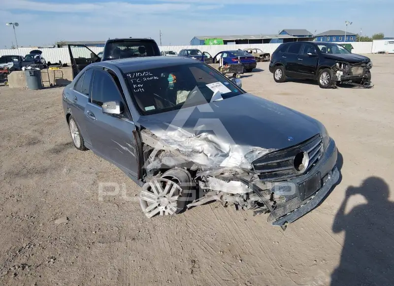 2008 Mercedes Benz C 300 фото