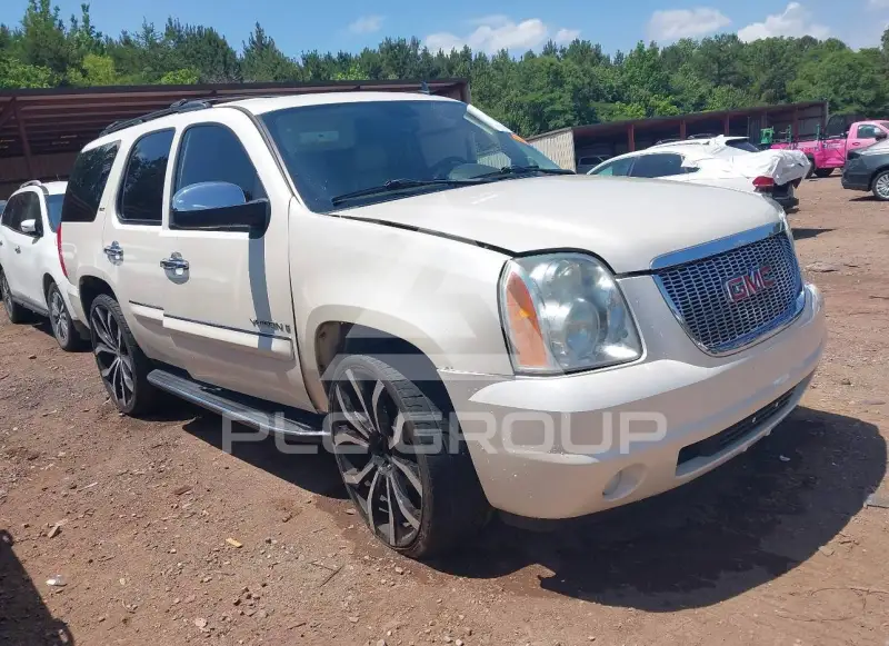 2008 GMC YUKON фото
