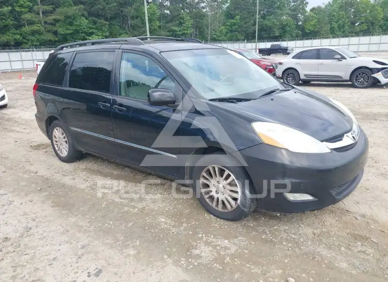 2008 Toyota SIENNA photo