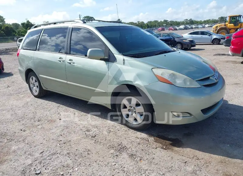 2008 Toyota SIENNA photo