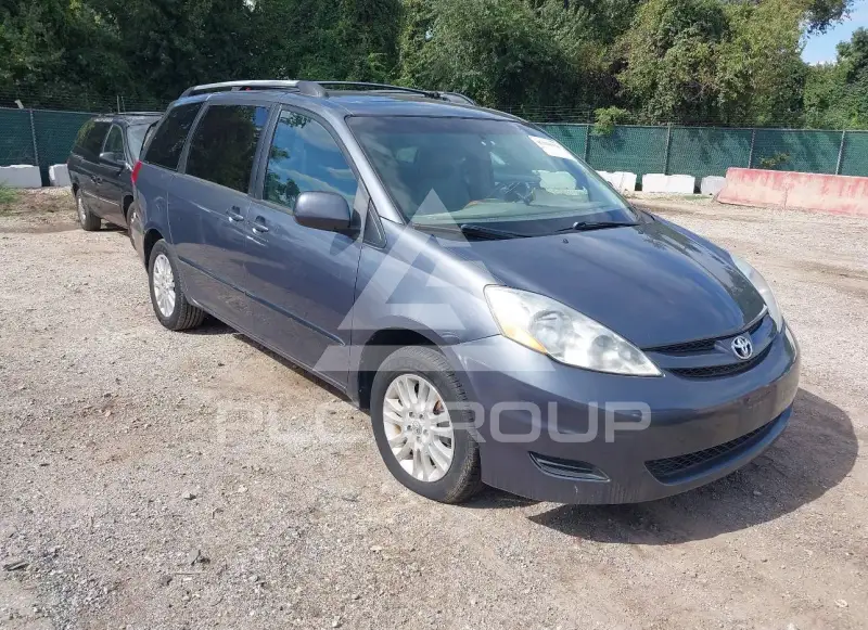 2008 Toyota SIENNA photo