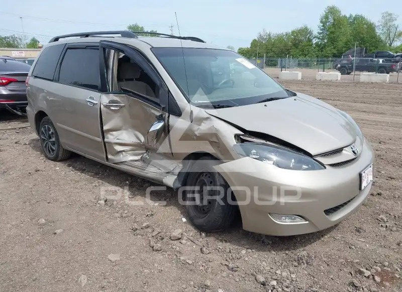 2008 Toyota SIENNA photo