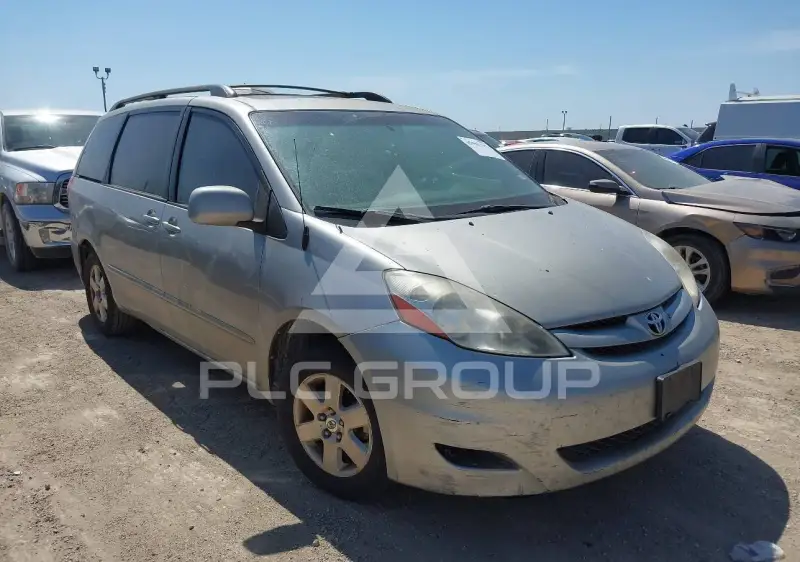 2008 Toyota SIENNA photo