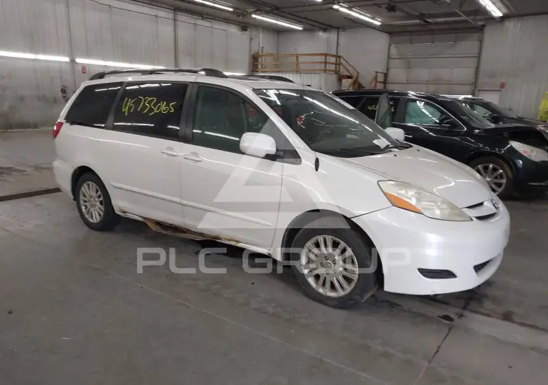 2008 Toyota SIENNA photo