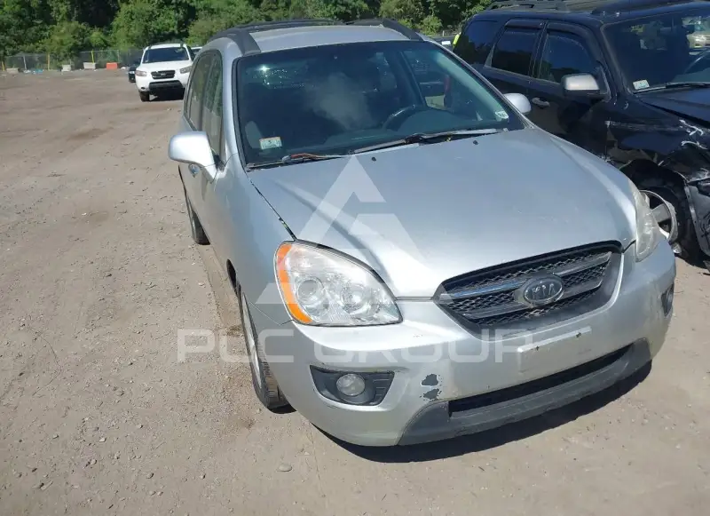 2008 KIA Rondo photo
