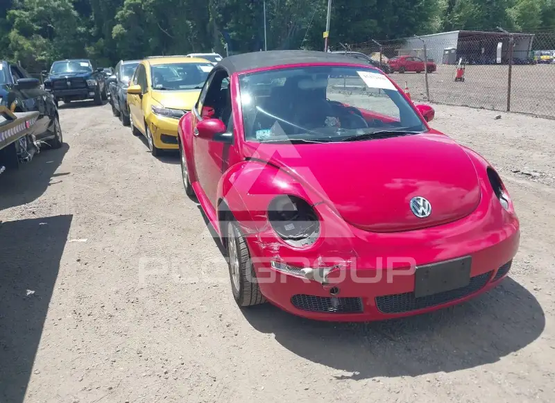 2008 Volkswagen BEETLE photo