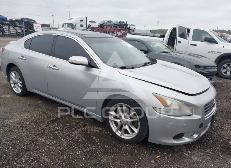 2009 Nissan MAXIMA photo