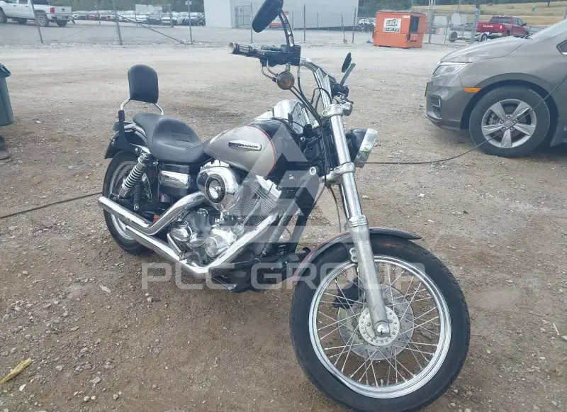 2009 Harley-Davidson FXDC photo