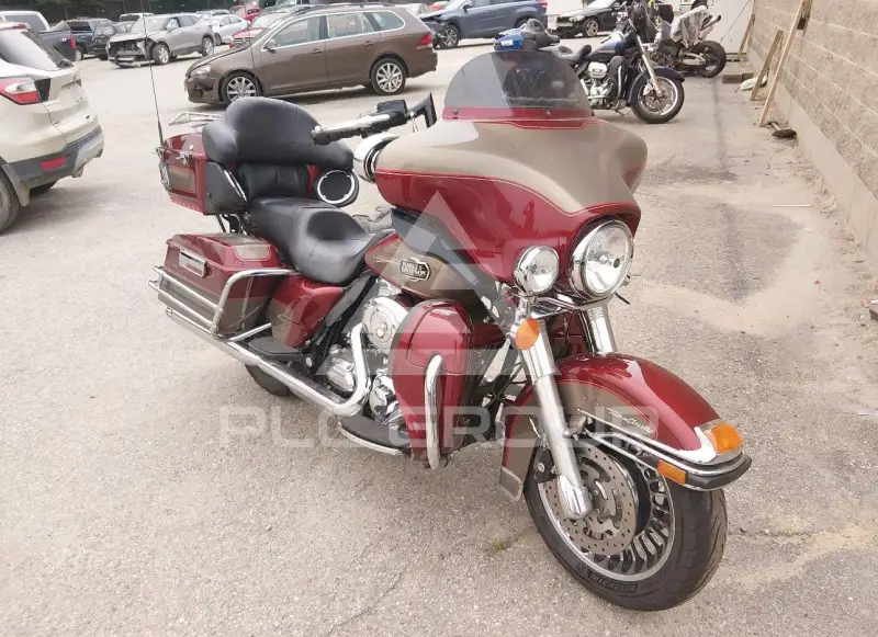 2009 Harley-Davidson FLHTCU фото