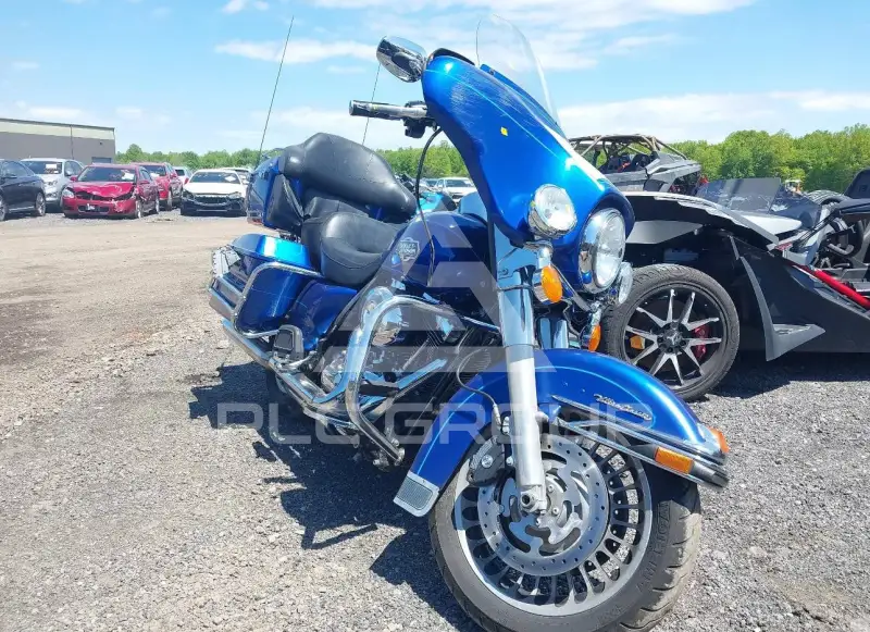 2009 Harley-Davidson FLHTCU фото