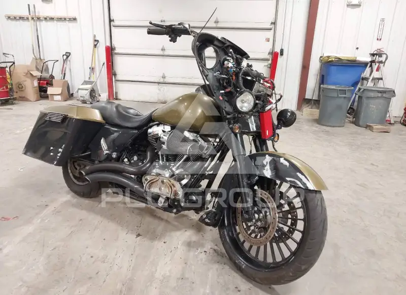 2009 Harley-Davidson FLHX photo