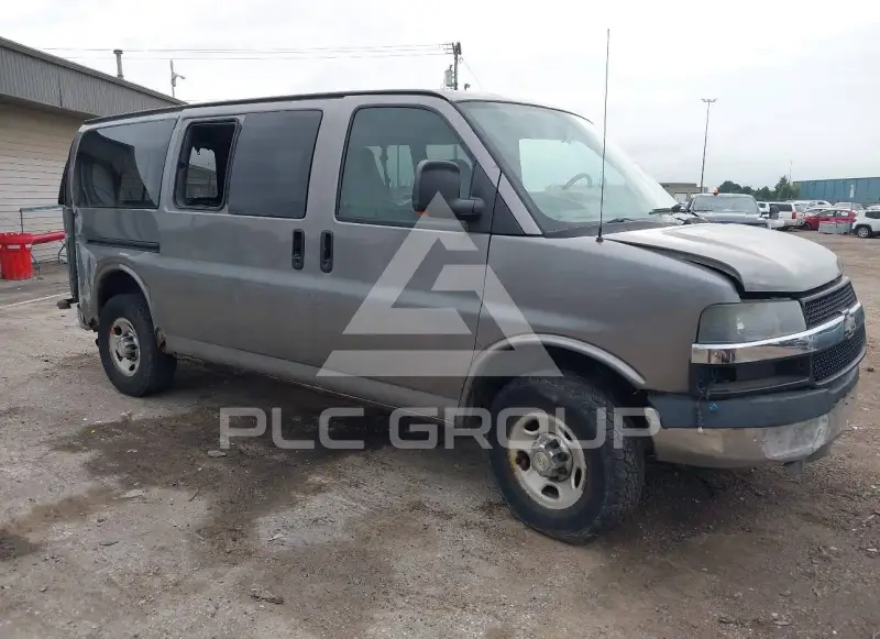 2009 Chevrolet Express photo