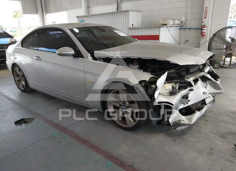 2009 BMW 330 photo