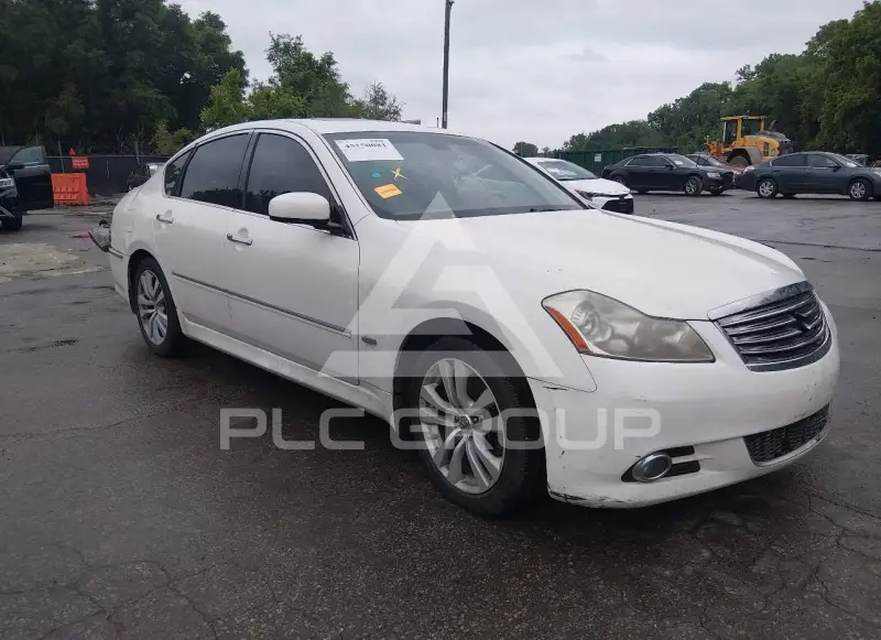 2009 Infinity M45 photo