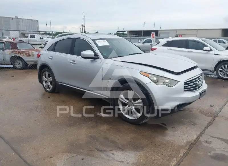 2009 Infinity FX35 photo